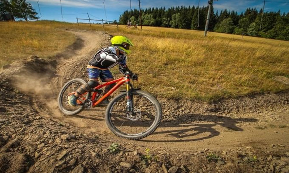 Sjezdovka a bike park Polevsko